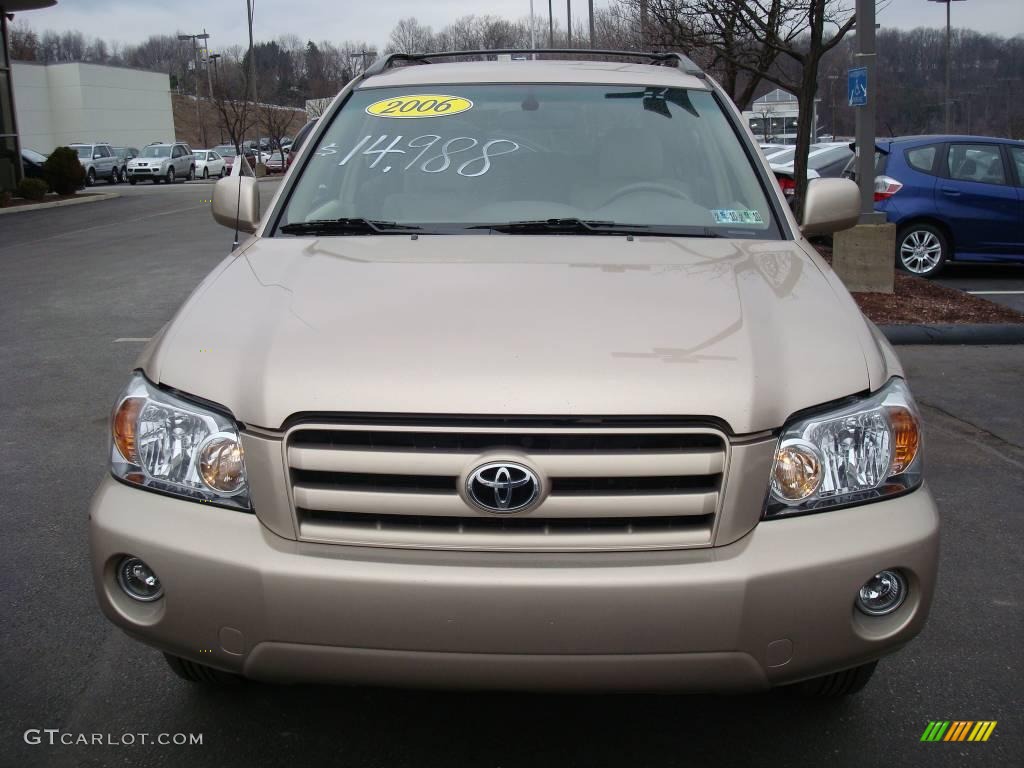 2006 Highlander V6 4WD - Sonora Gold Metallic / Ivory Beige photo #6