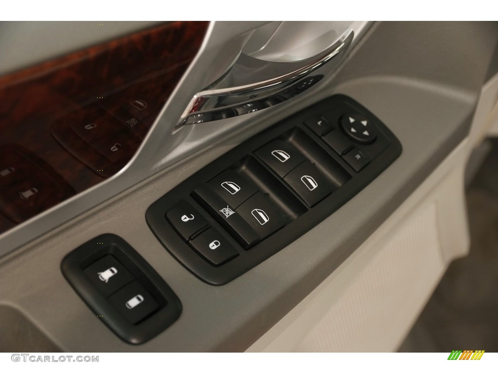 2010 Town & Country Touring - Inferno Red Crystal Pearl / Medium Slate Gray/Light Shale photo #6