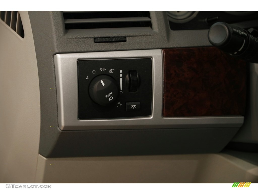 2010 Town & Country Touring - Inferno Red Crystal Pearl / Medium Slate Gray/Light Shale photo #7