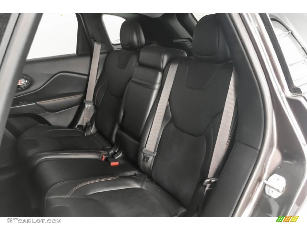 2016 Cherokee Trailhawk 4x4 - Granite Crystal Metallic / Black photo #17