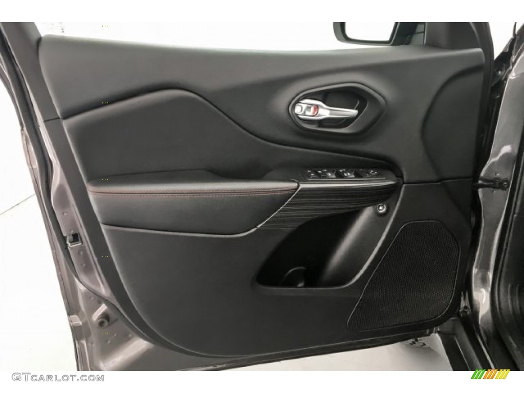 2016 Cherokee Trailhawk 4x4 - Granite Crystal Metallic / Black photo #26