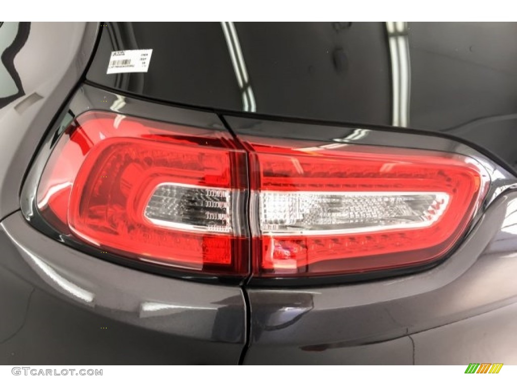 2016 Cherokee Trailhawk 4x4 - Granite Crystal Metallic / Black photo #27