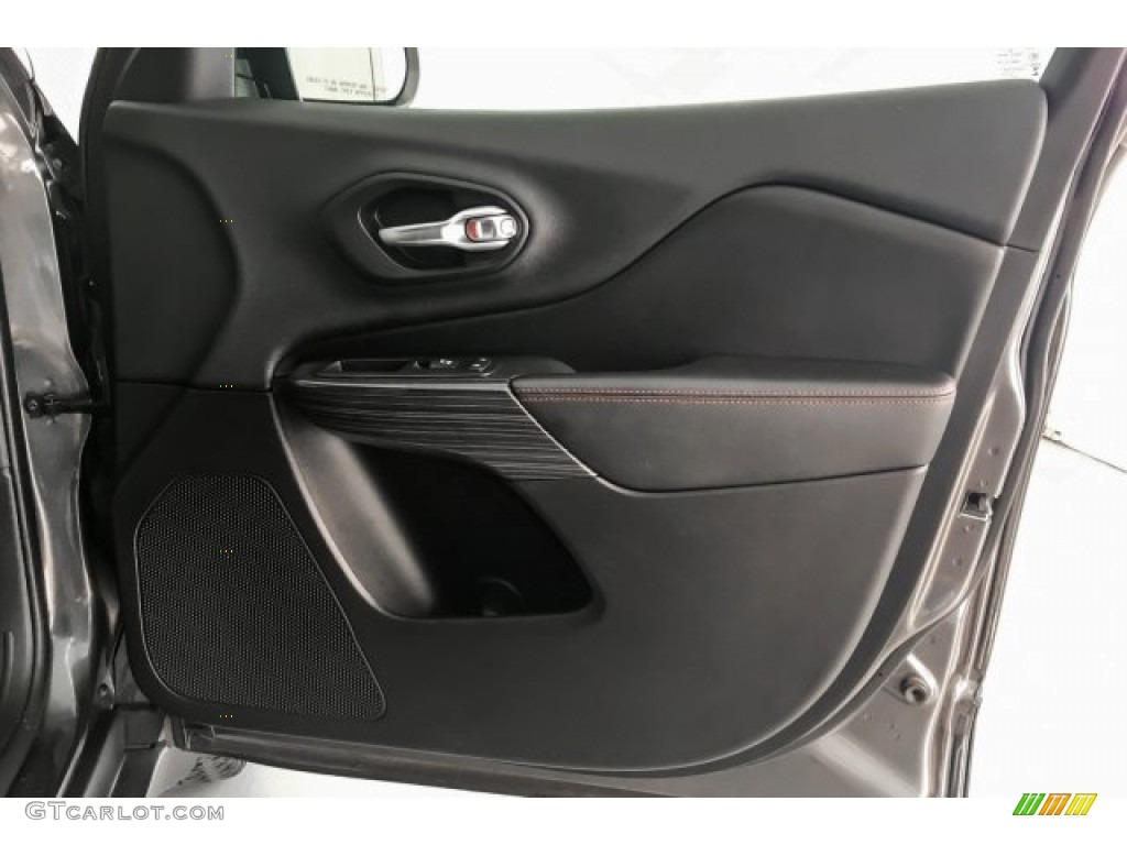 2016 Cherokee Trailhawk 4x4 - Granite Crystal Metallic / Black photo #30