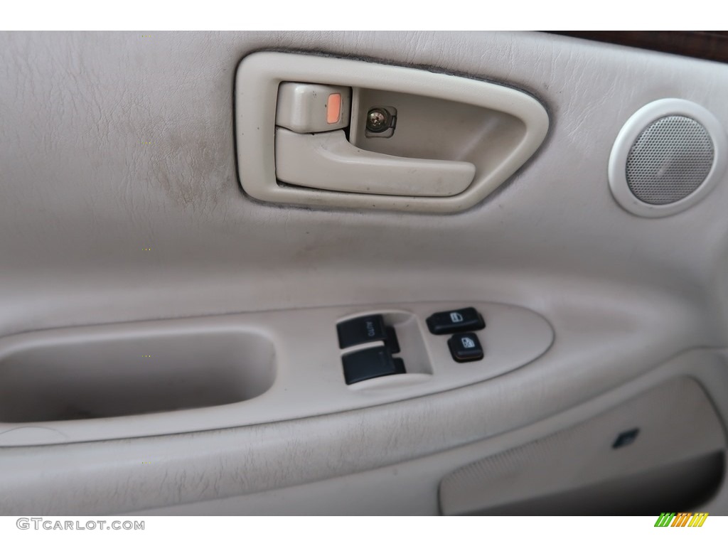 2000 Solara SE V6 Coupe - Diamond White Pearl / Ivory photo #34