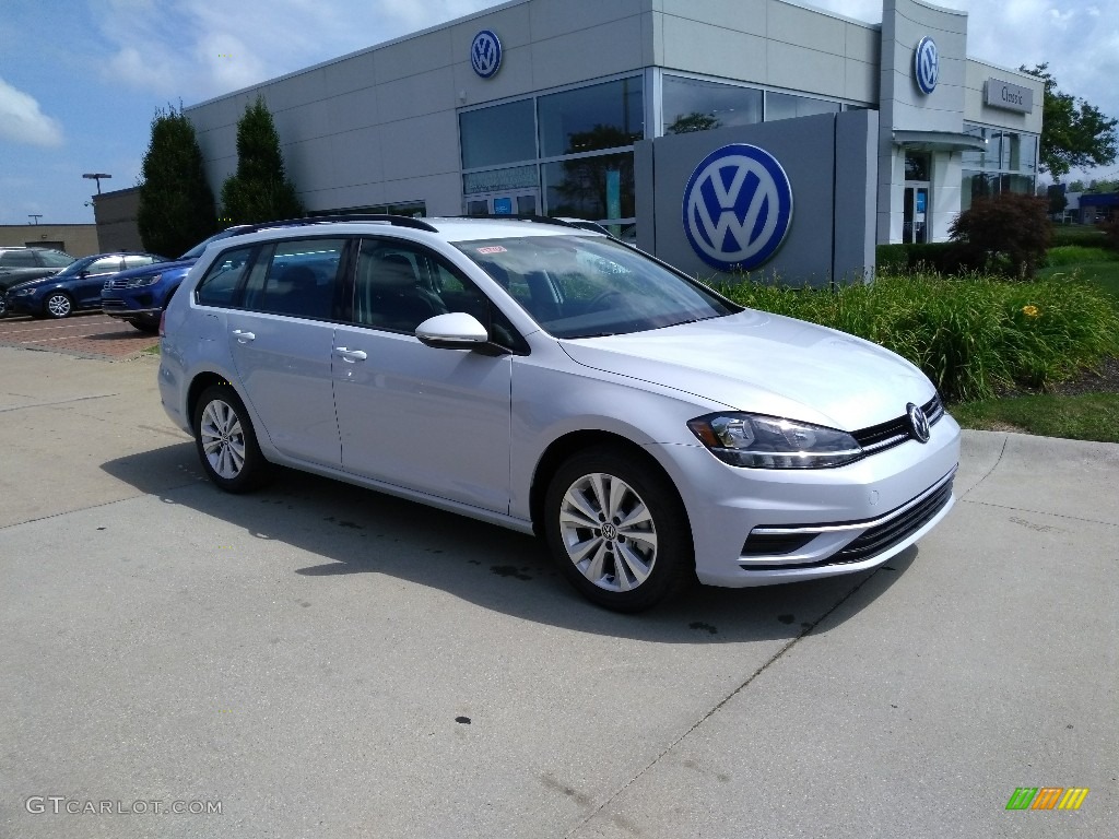 2018 Volkswagen Golf SportWagen S 4Motion Exterior Photos