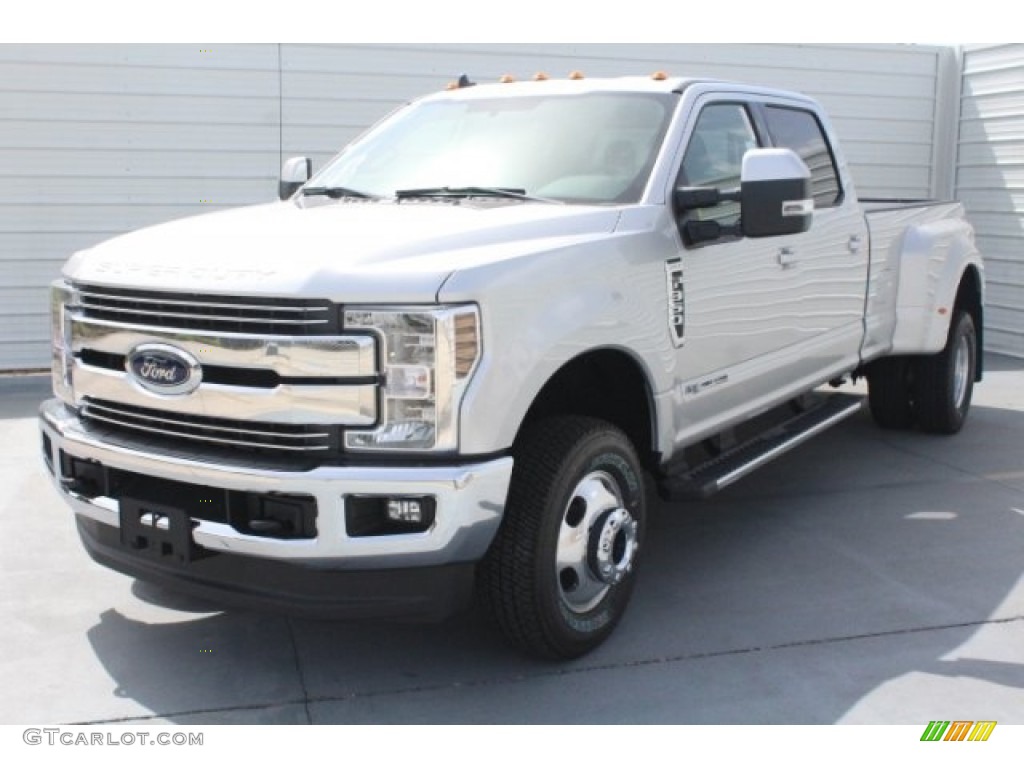 2019 F350 Super Duty XLT Crew Cab 4x4 - Ingot Silver / Black photo #3
