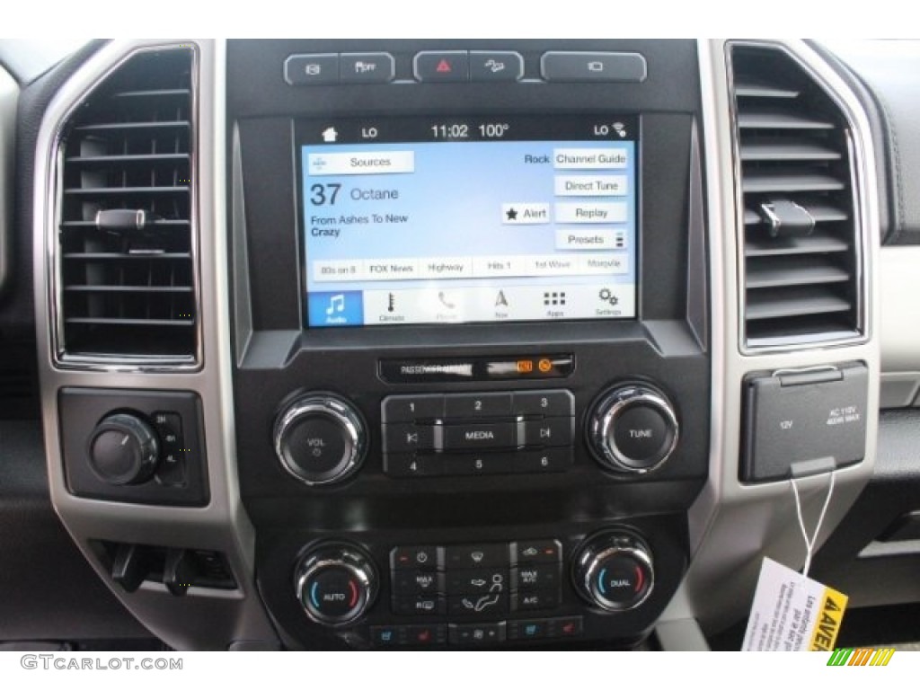 2019 F350 Super Duty XLT Crew Cab 4x4 - Ingot Silver / Black photo #17