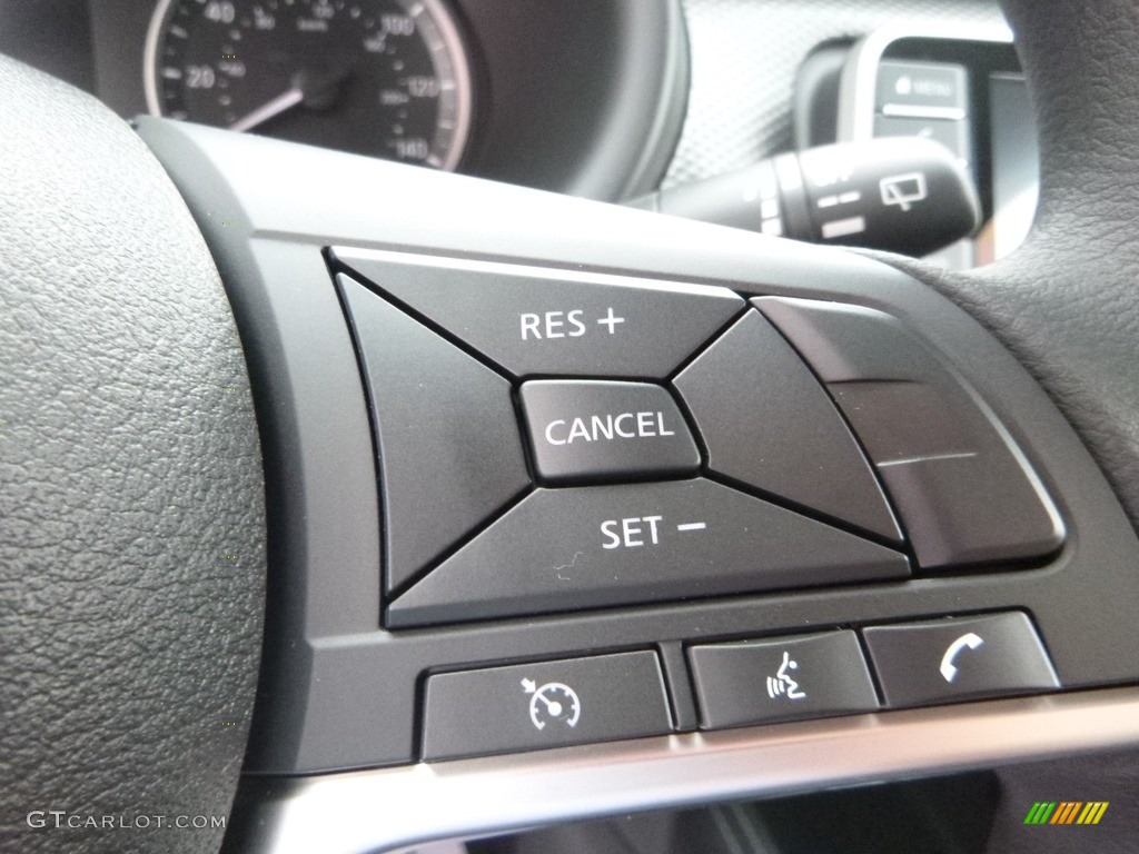 2018 Nissan Kicks SR Charcoal Steering Wheel Photo #128829059