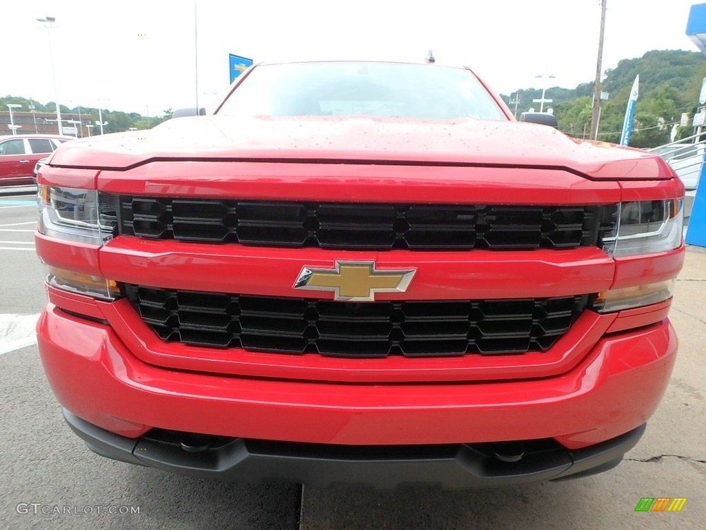 2018 Silverado 1500 Custom Crew Cab 4x4 - Red Hot / Dark Ash/Jet Black photo #8