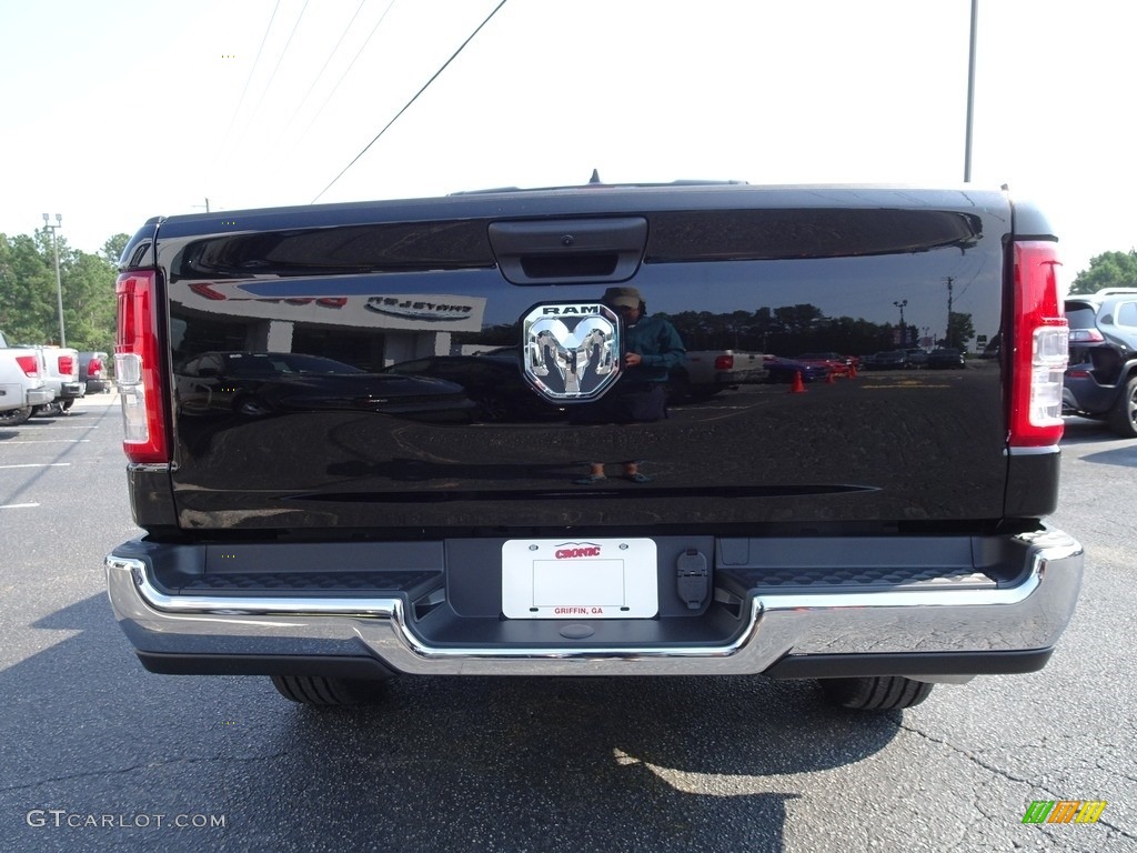 2019 1500 Tradesman Quad Cab - Diamond Black Crystal Pearl / Black photo #14