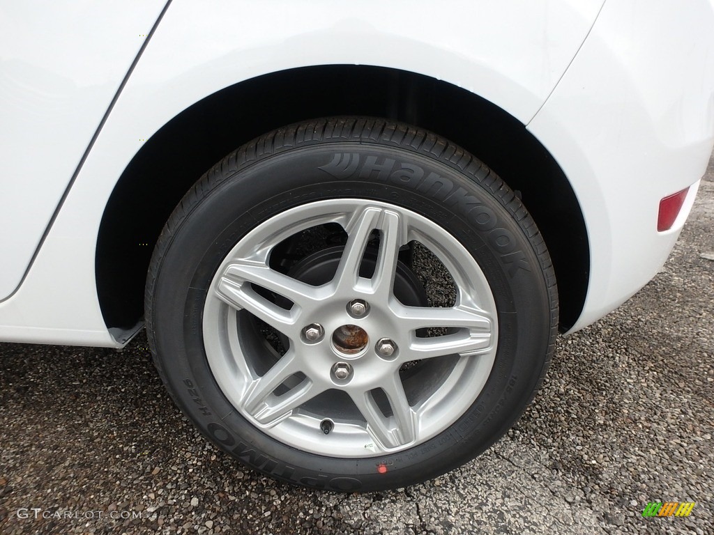 2018 Ford Fiesta SE Hatchback Wheel Photos