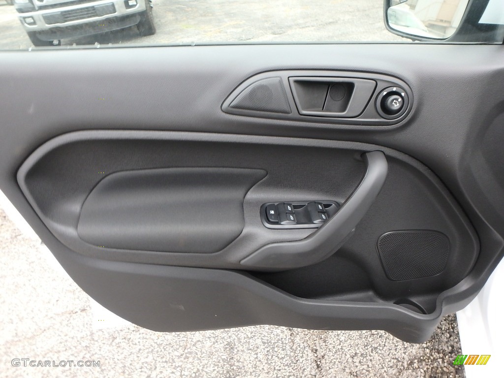 2018 Ford Fiesta SE Hatchback Charcoal Black Door Panel Photo #128832905