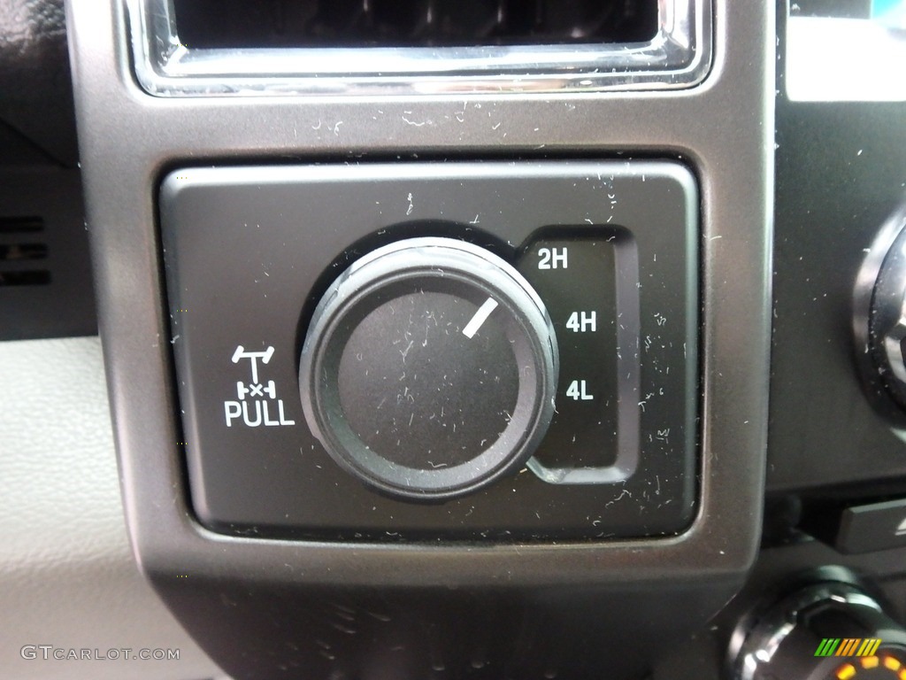 2017 F150 XLT SuperCab 4x4 - Ruby Red / Earth Gray photo #27