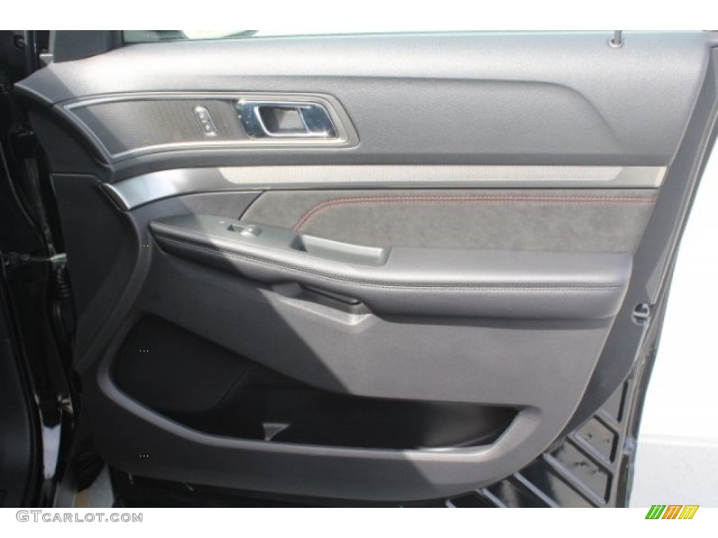 2018 Explorer XLT - Shadow Black / Ebony Black photo #35