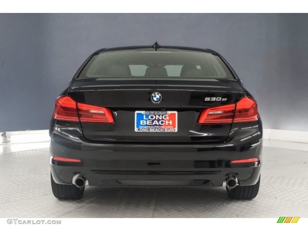 2018 5 Series 530e iPerfomance Sedan - Black Sapphire Metallic / Black photo #3