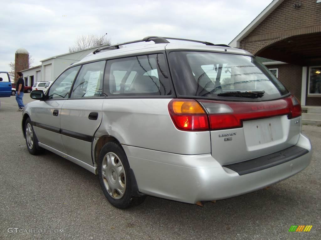 2002 Legacy L Wagon - Titanium Pearl / Gray photo #2