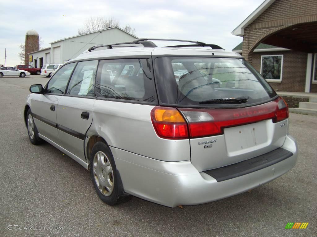 2002 Legacy L Wagon - Titanium Pearl / Gray photo #3