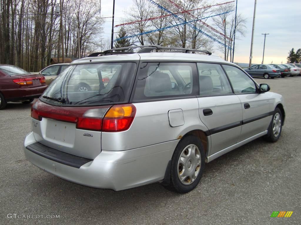 2002 Legacy L Wagon - Titanium Pearl / Gray photo #4