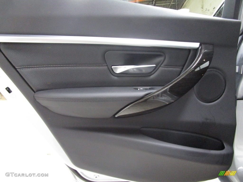 2018 3 Series 330i xDrive Sedan - Glacier Silver Metallic / Black photo #13