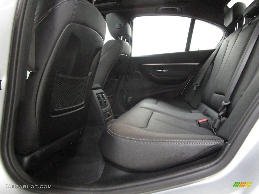 2018 3 Series 330i xDrive Sedan - Glacier Silver Metallic / Black photo #15