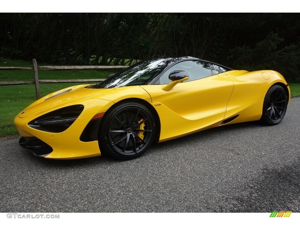Volcano Yellow 2018 McLaren 720S Performance Exterior Photo #128852667