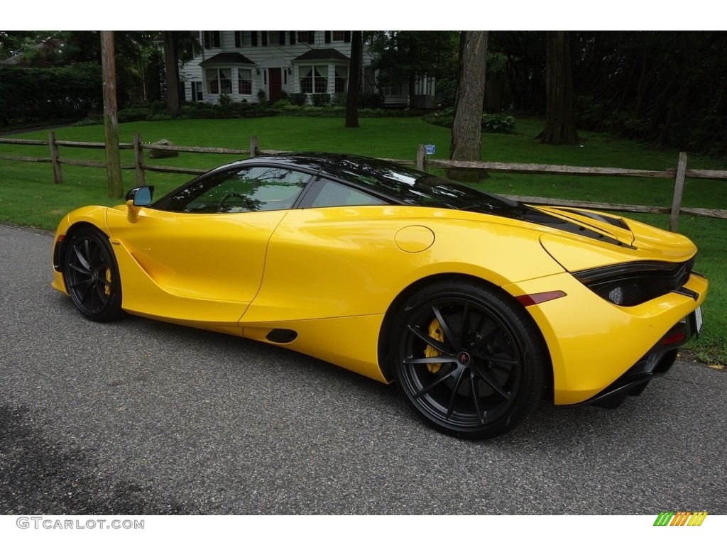 Volcano Yellow 2018 McLaren 720S Performance Exterior Photo #128852751