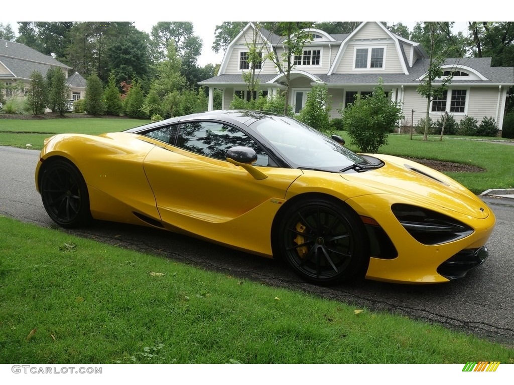 Volcano Yellow 2018 McLaren 720S Performance Exterior Photo #128852868