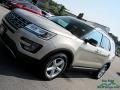 White Gold - Explorer XLT 4WD Photo No. 33