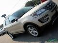 White Gold - Explorer XLT 4WD Photo No. 34