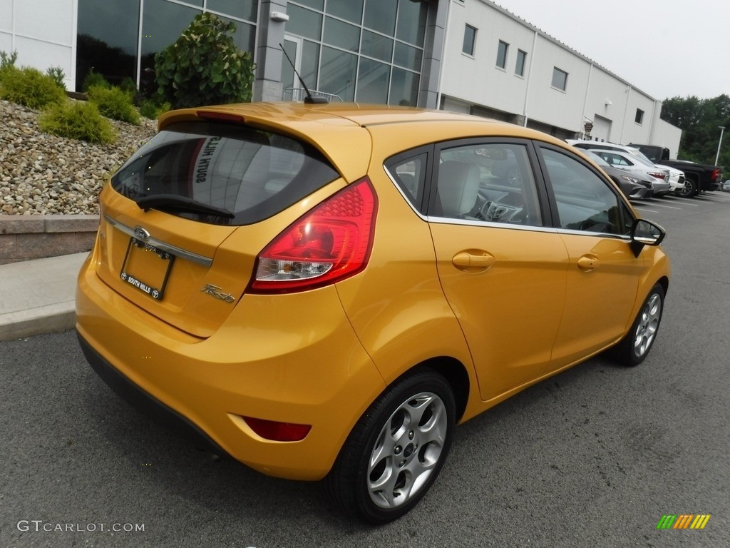 2011 Fiesta SES Hatchback - Yellow Blaze Metallic Tri-Coat / Cashmere/Charcoal Black Leather photo #11