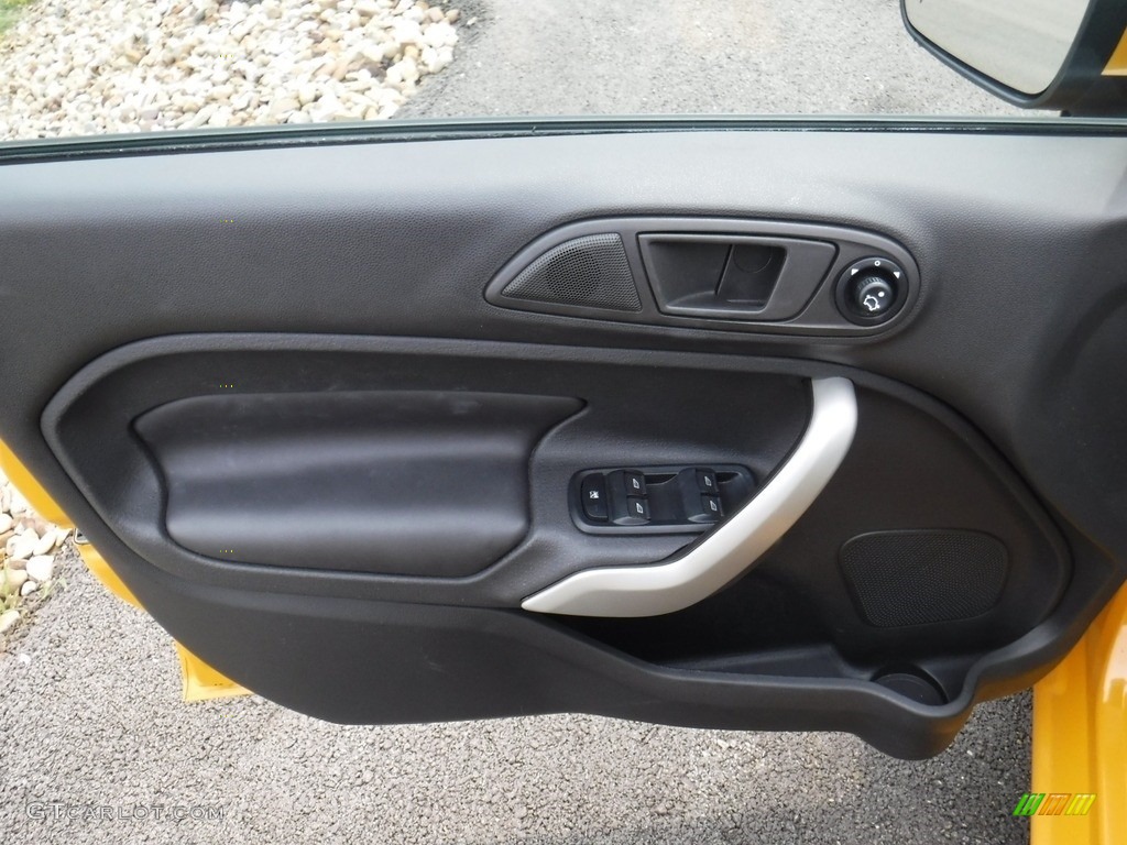 2011 Fiesta SES Hatchback - Yellow Blaze Metallic Tri-Coat / Cashmere/Charcoal Black Leather photo #16