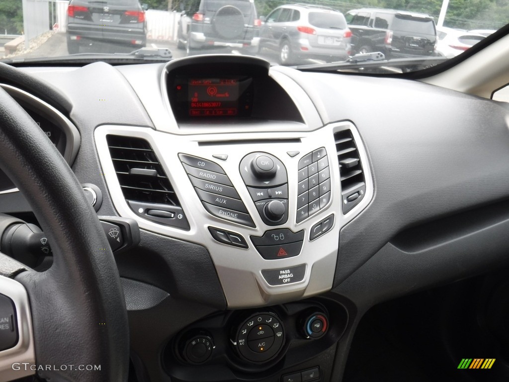 2011 Fiesta SES Hatchback - Yellow Blaze Metallic Tri-Coat / Cashmere/Charcoal Black Leather photo #20