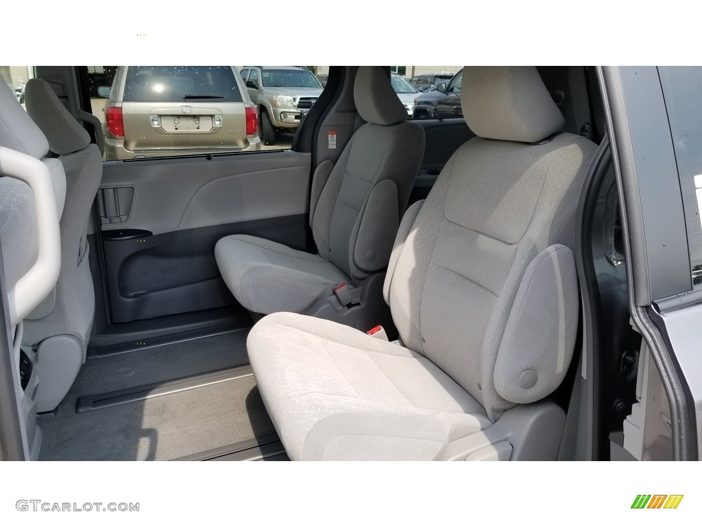 2018 Sienna LE AWD - Predawn Gray Mica / Gray photo #4