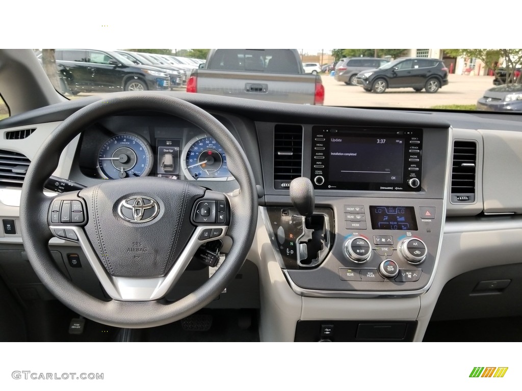 2018 Toyota Sienna LE AWD Gray Dashboard Photo #128867458