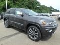 Front 3/4 View of 2018 Grand Cherokee Overland 4x4