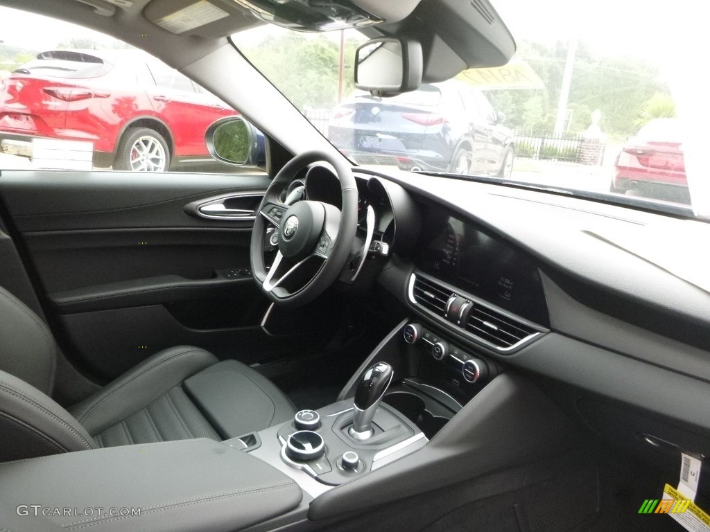 2018 Alfa Romeo Giulia Ti AWD Black/Dark Gray Dashboard Photo #128868511