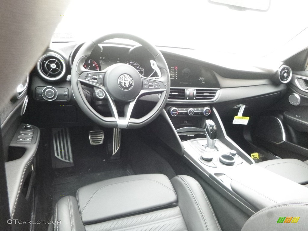 2018 Alfa Romeo Giulia Ti AWD Black/Dark Gray Dashboard Photo #128868607