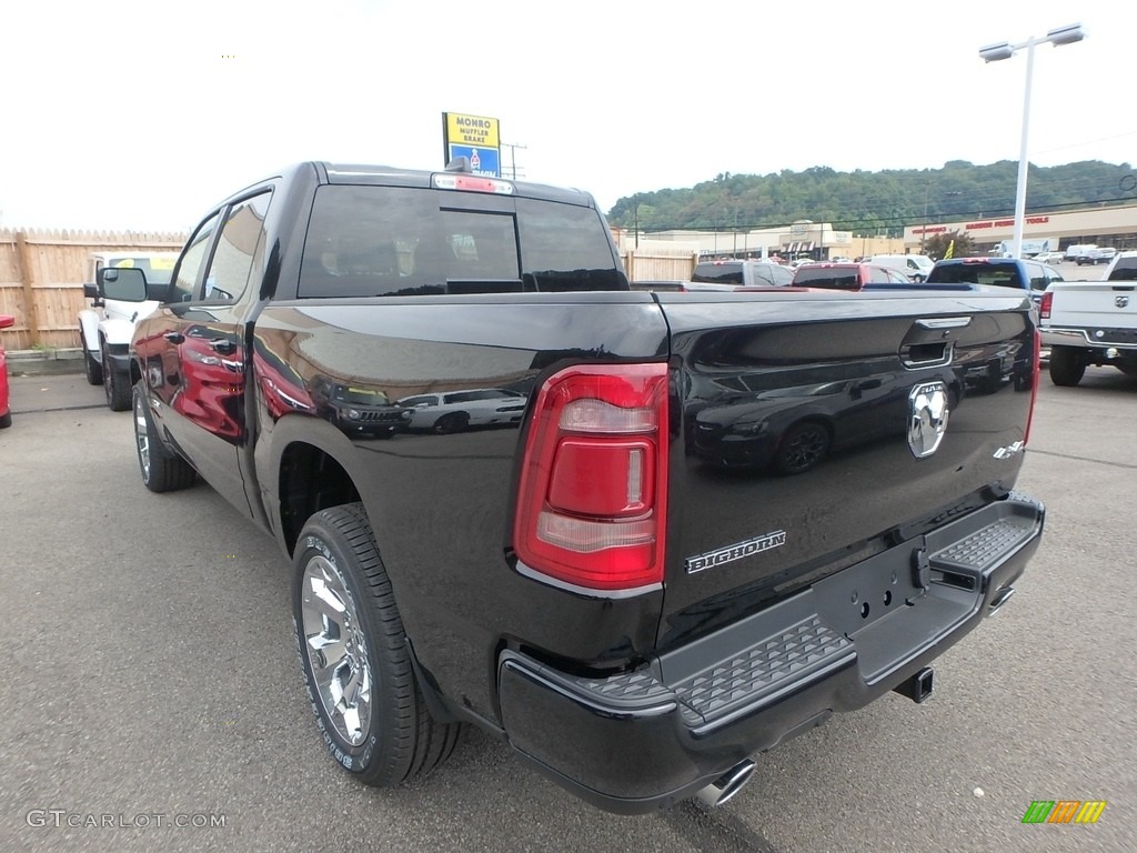 2019 1500 Big Horn Crew Cab 4x4 - Diamond Black Crystal Pearl / Black photo #3