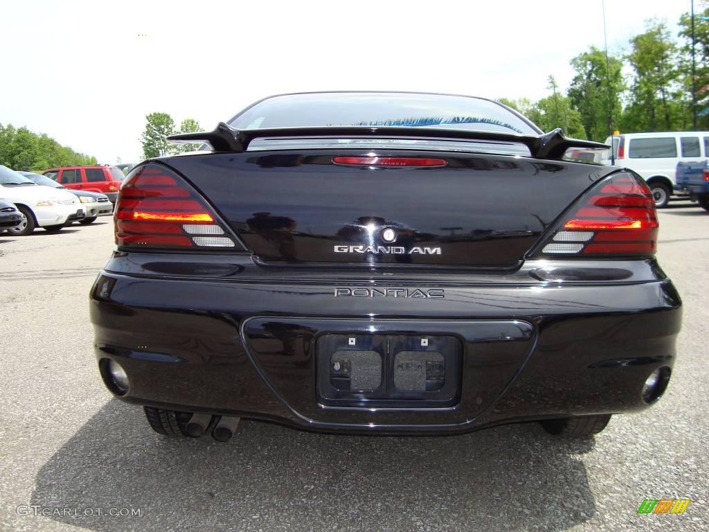 2004 Grand Am SE Sedan - Black / Dark Pewter photo #5