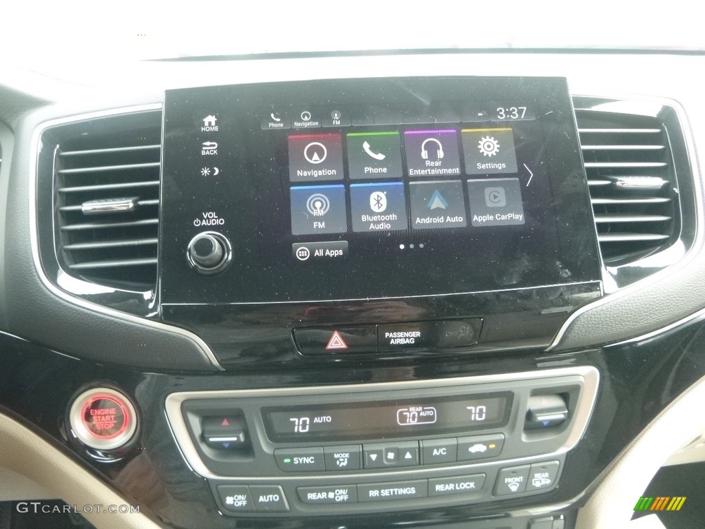 2019 Honda Pilot Touring AWD Controls Photo #128873824