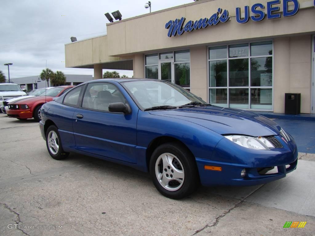 2005 Sunfire Coupe - Electric Blue Metallic / Taupe photo #2