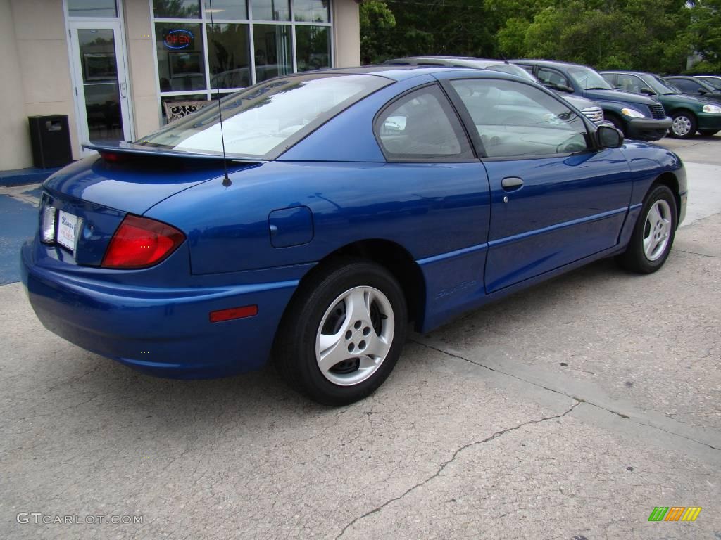 2005 Sunfire Coupe - Electric Blue Metallic / Taupe photo #3