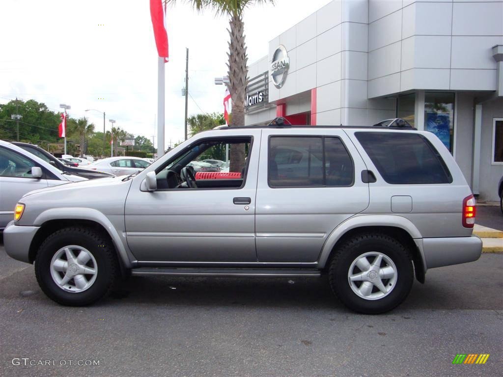 2001 Pathfinder LE - Sierra Silver Metallic / Charcoal photo #1