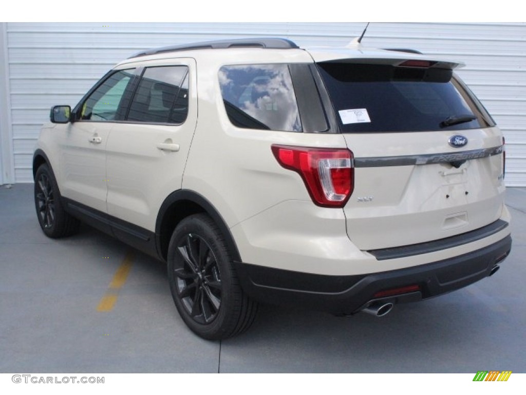 2018 Explorer XLT - Platinum Dune / Ebony Black photo #7