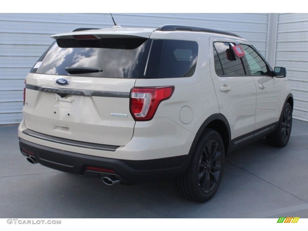 2018 Explorer XLT - Platinum Dune / Ebony Black photo #9