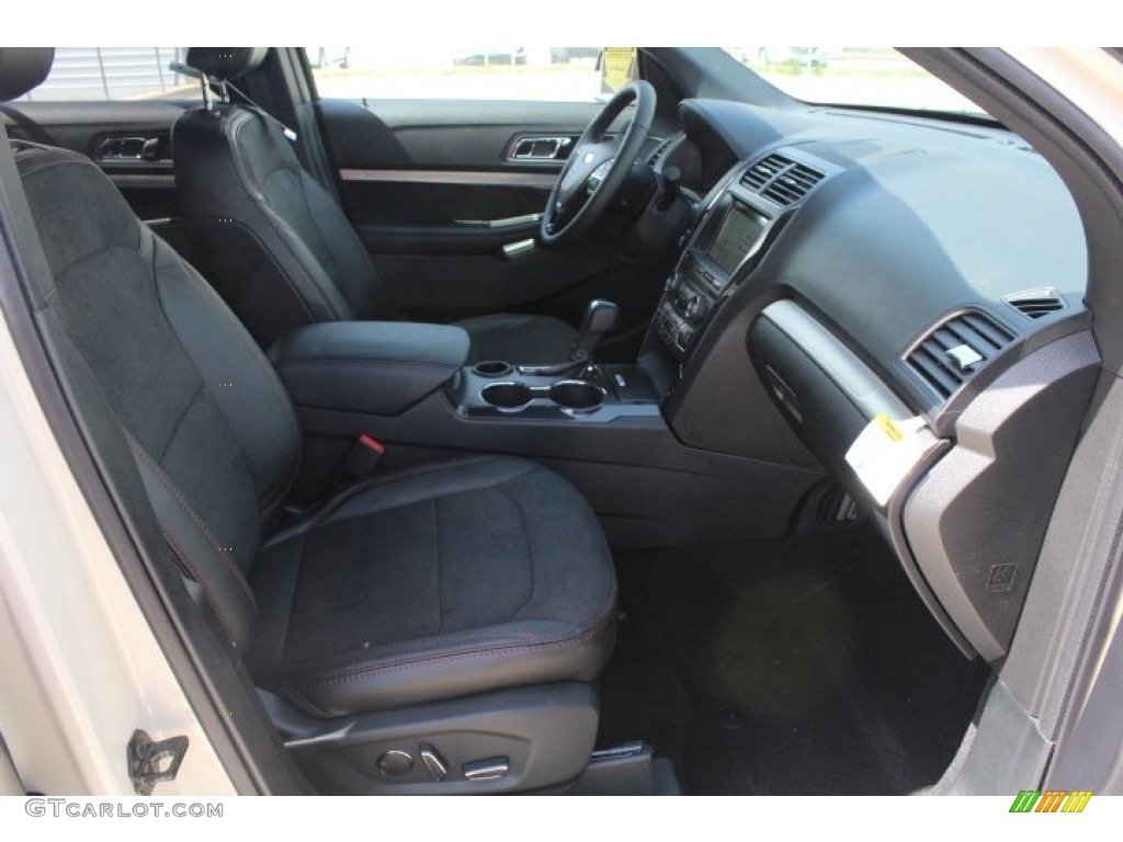 2018 Explorer XLT - Platinum Dune / Ebony Black photo #35