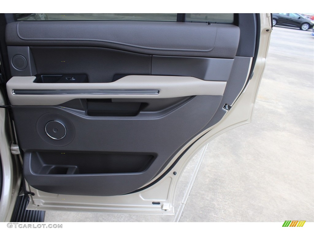 2018 Ford Expedition XLT Medium Stone Door Panel Photo #128897605