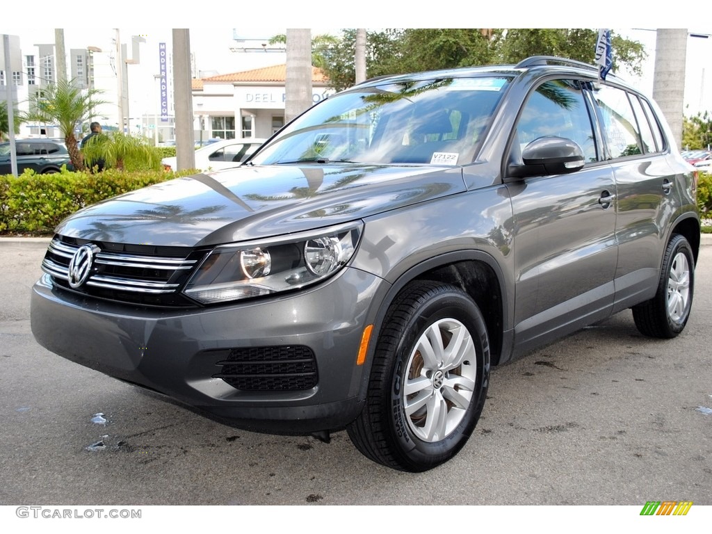 2016 Tiguan S - Pepper Gray Metallic / Beige/Black photo #5