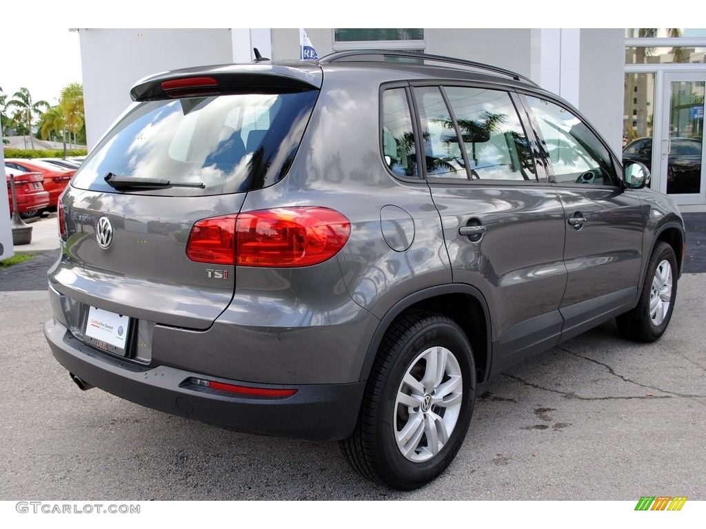 2016 Tiguan S - Pepper Gray Metallic / Beige/Black photo #10