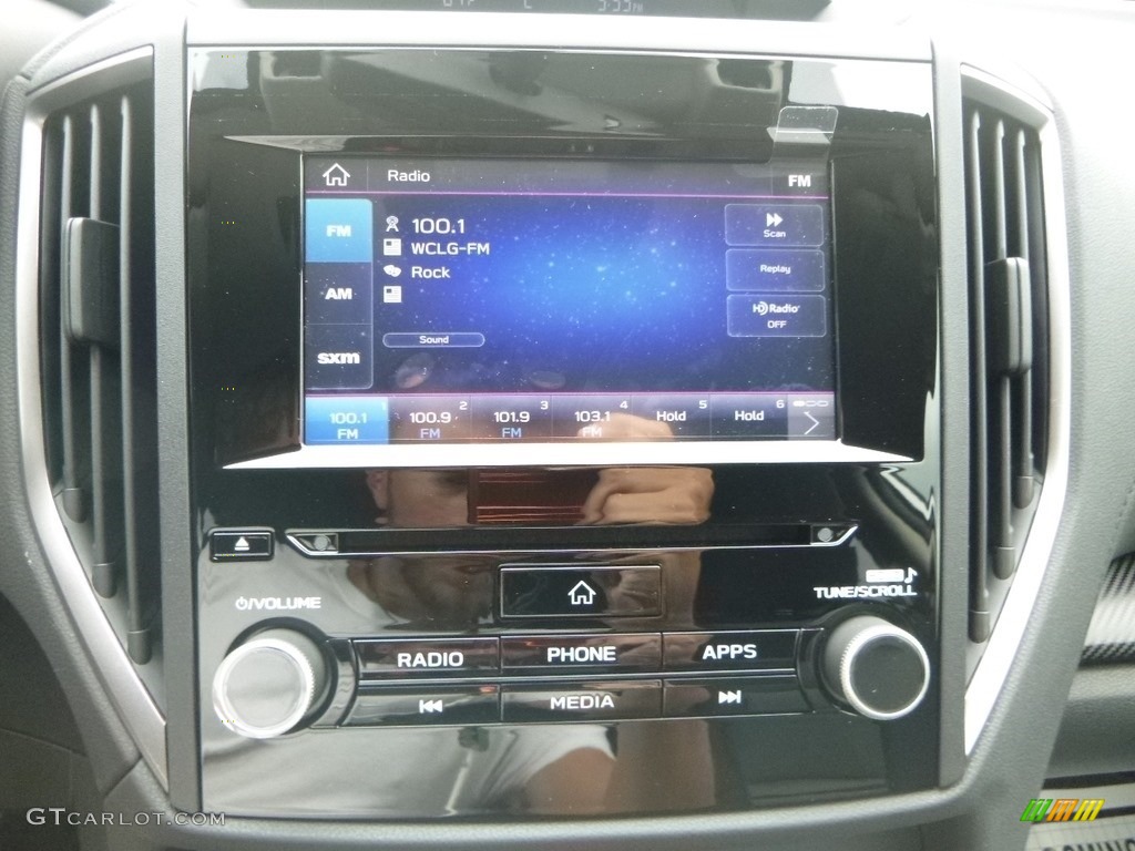 2019 Crosstrek 2.0i Premium - Ice Silver Metallic / Black photo #17